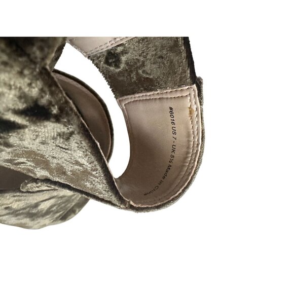 CABI Olive Brown Crushed Velvet Heels Size US 7 - Picture 8 of 10